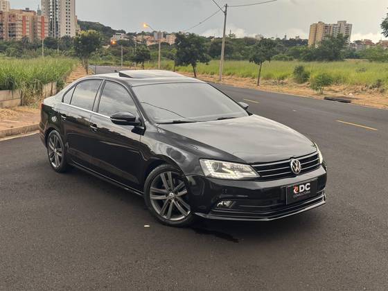 VOLKSWAGEN JETTA 2.0 TSI HIGHLINE 211CV GASOLINA 4P TIPTRONIC VOLKSWAGEN JETTA 2.0 TSI HIGHLINE 211CV GASOLINA 4P TIPTRONIC